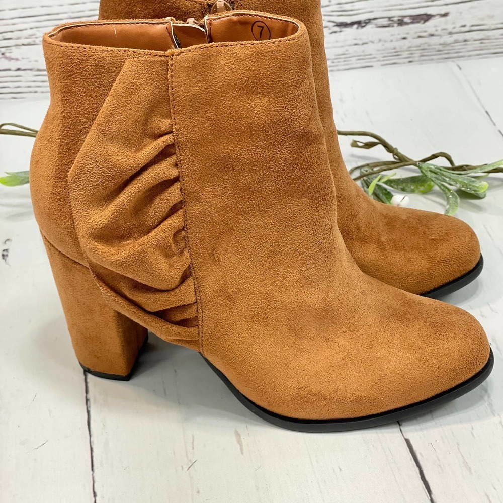 Women's Camel Ankle Boots with Ruffles (Size 7) - Picture 4 of 13